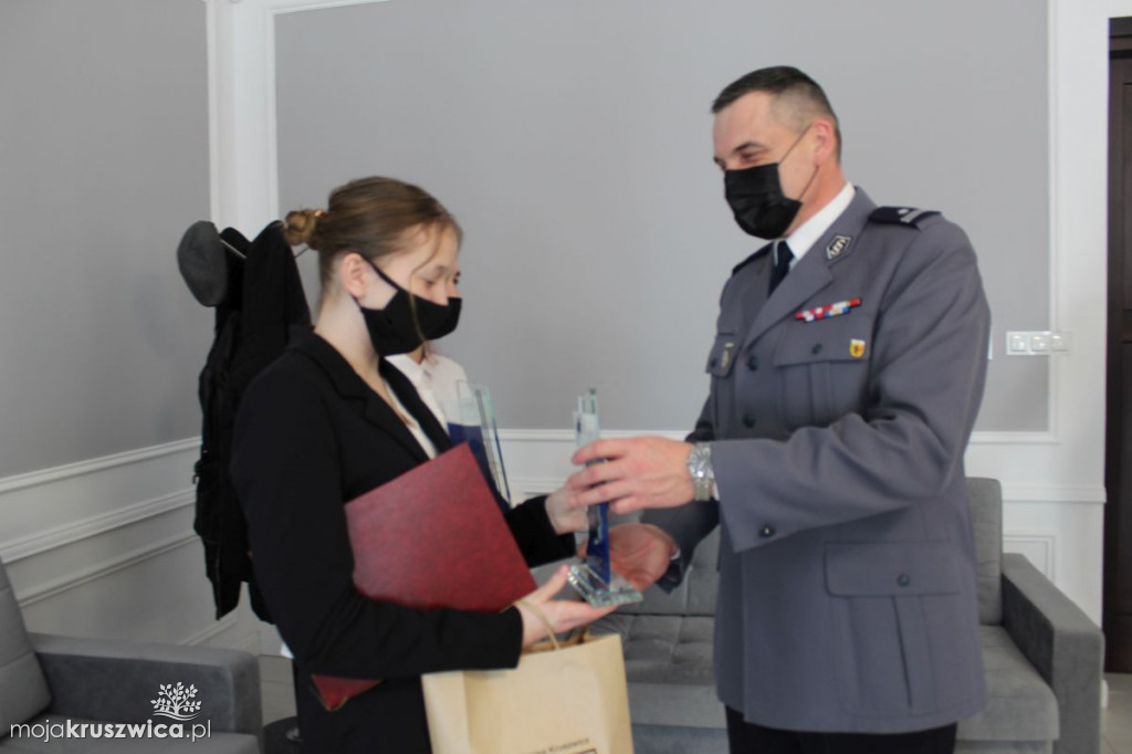 Nastolatki z Kruszwicy nagrodzone za reakcję i postawę [FOTO]