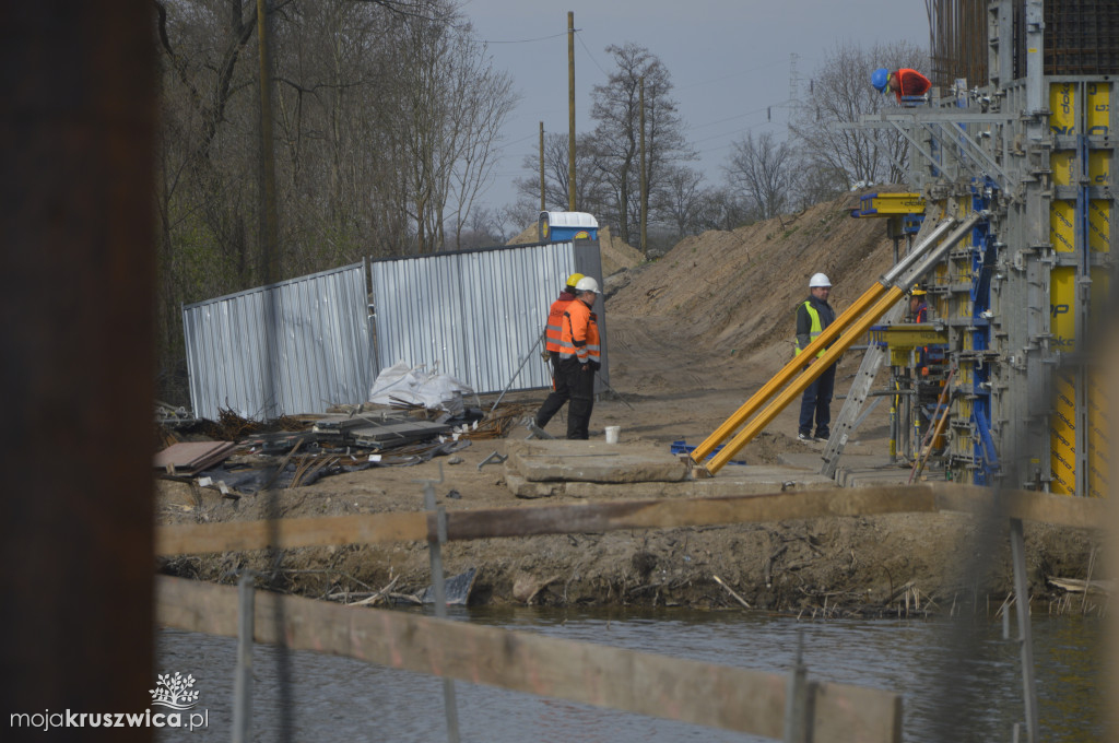 Most w Kobylnikach to część przyszłej obwodnicy Kruszwicy [ZDJĘCIA]