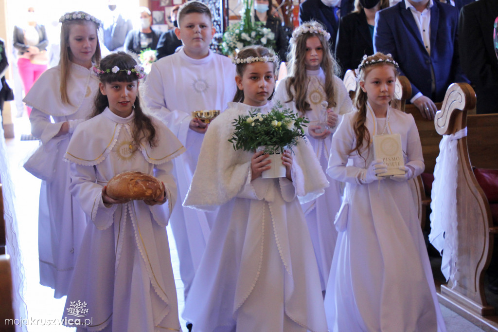 W kościele św.Teresy od Dzieciątka Jezus w Kruszwicy obchodzili uroczystość I Komunii Świętej