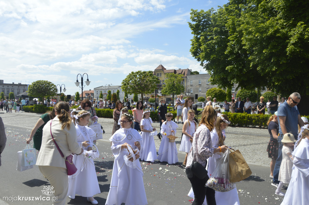 Procesja Bożego Ciała w parafii św. Teresy od Dzieciątka Jezus w Kruszwicy