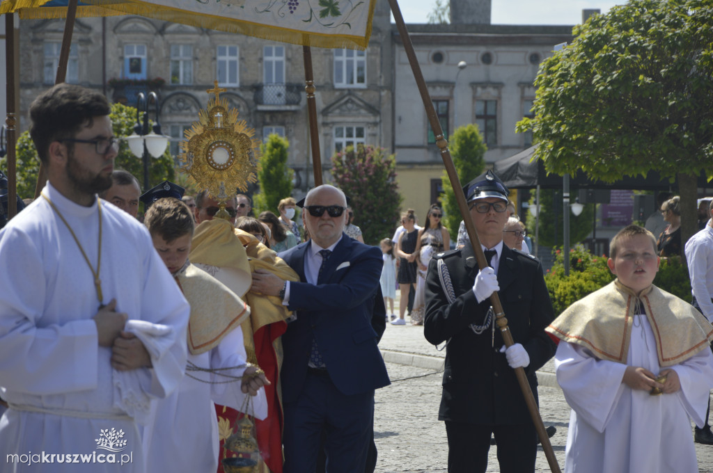 Procesja Bożego Ciała w parafii św. Teresy od Dzieciątka Jezus w Kruszwicy