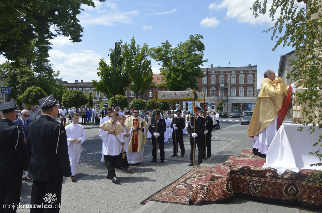 Procesja Bożego Ciała w parafii św. Teresy od Dzieciątka Jezus w Kruszwicy
