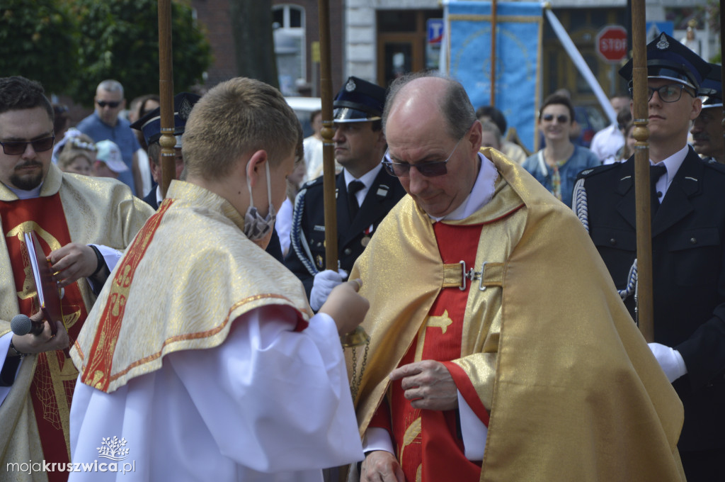Procesja Bożego Ciała w parafii św. Teresy od Dzieciątka Jezus w Kruszwicy