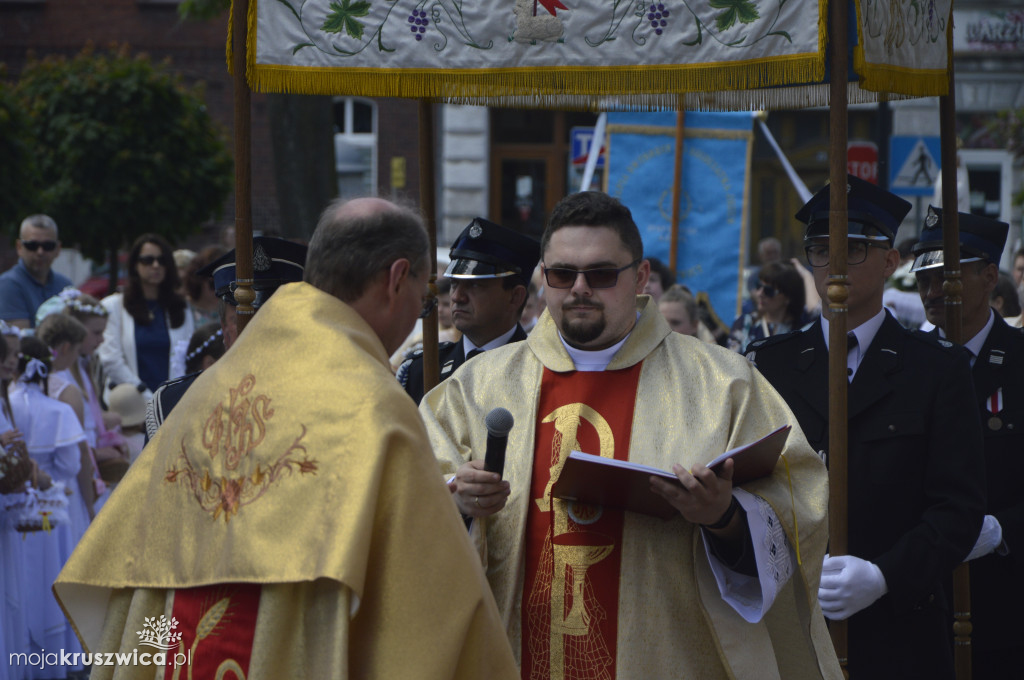Procesja Bożego Ciała w parafii św. Teresy od Dzieciątka Jezus w Kruszwicy