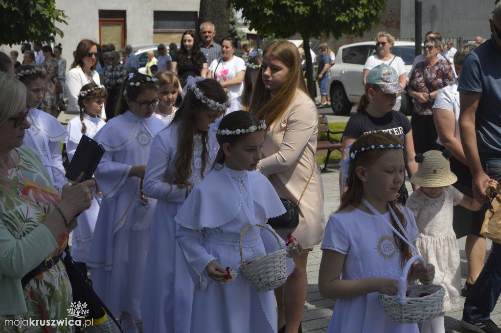 Procesja Bożego Ciała w parafii św. Teresy od Dzieciątka Jezus w Kruszwicy