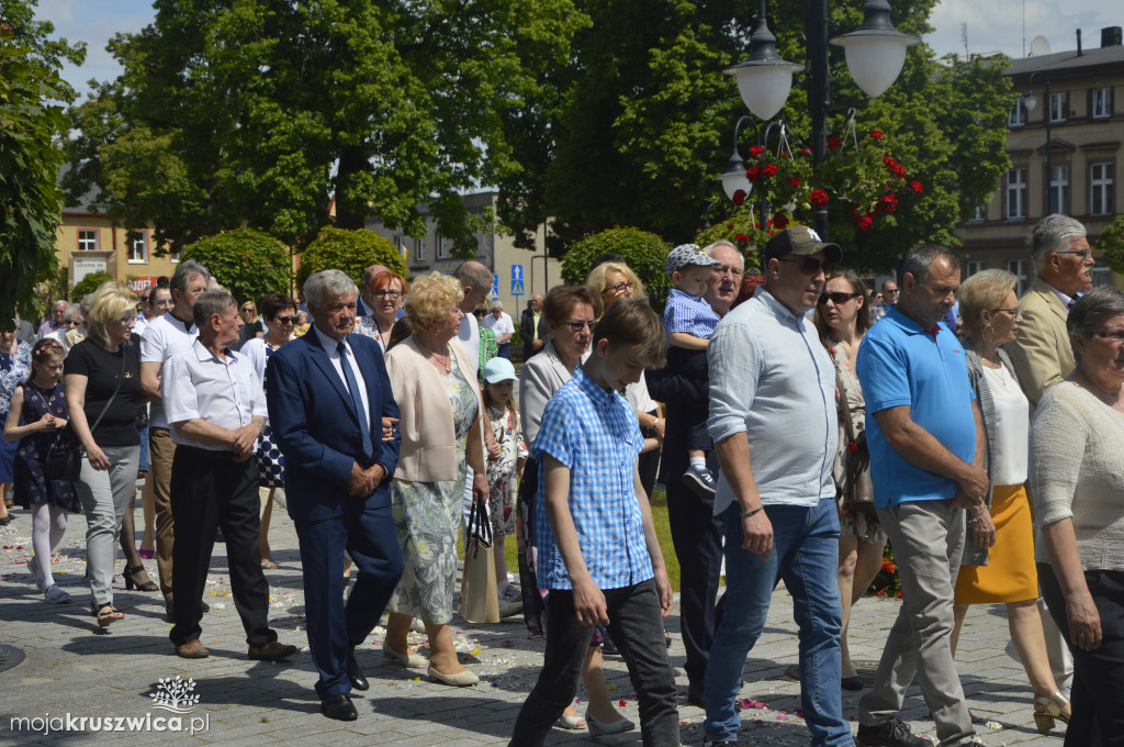 Procesja Bożego Ciała w parafii św. Teresy od Dzieciątka Jezus w Kruszwicy