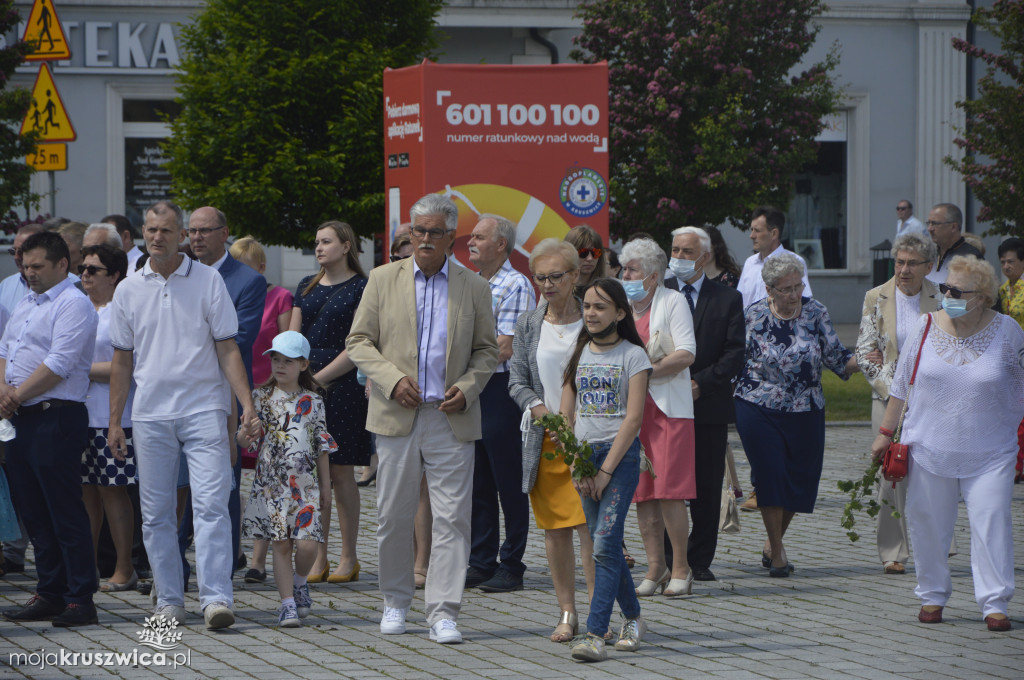 Procesja Bożego Ciała w parafii św. Teresy od Dzieciątka Jezus w Kruszwicy