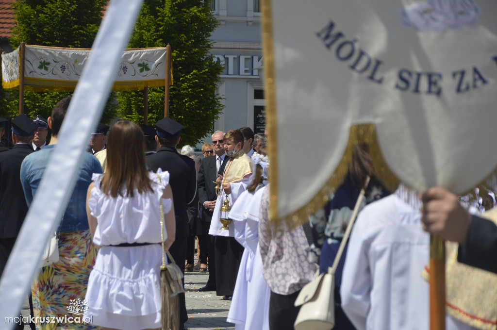 Procesja Bożego Ciała w parafii św. Teresy od Dzieciątka Jezus w Kruszwicy