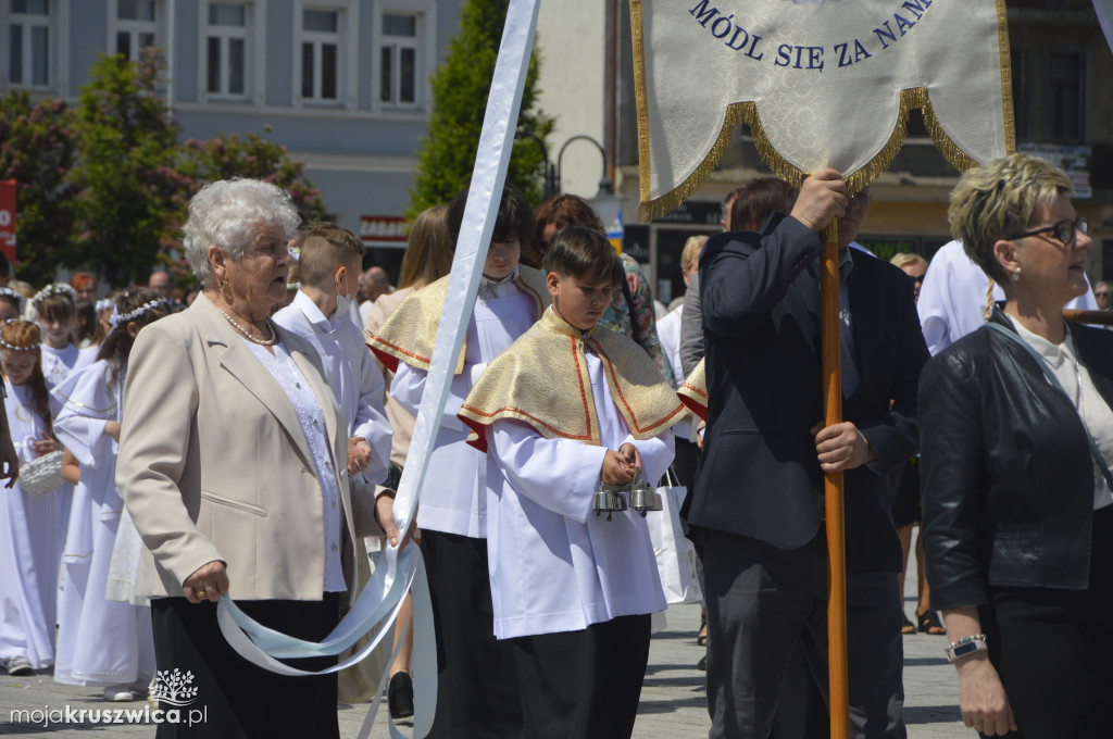 Procesja Bożego Ciała w parafii św. Teresy od Dzieciątka Jezus w Kruszwicy