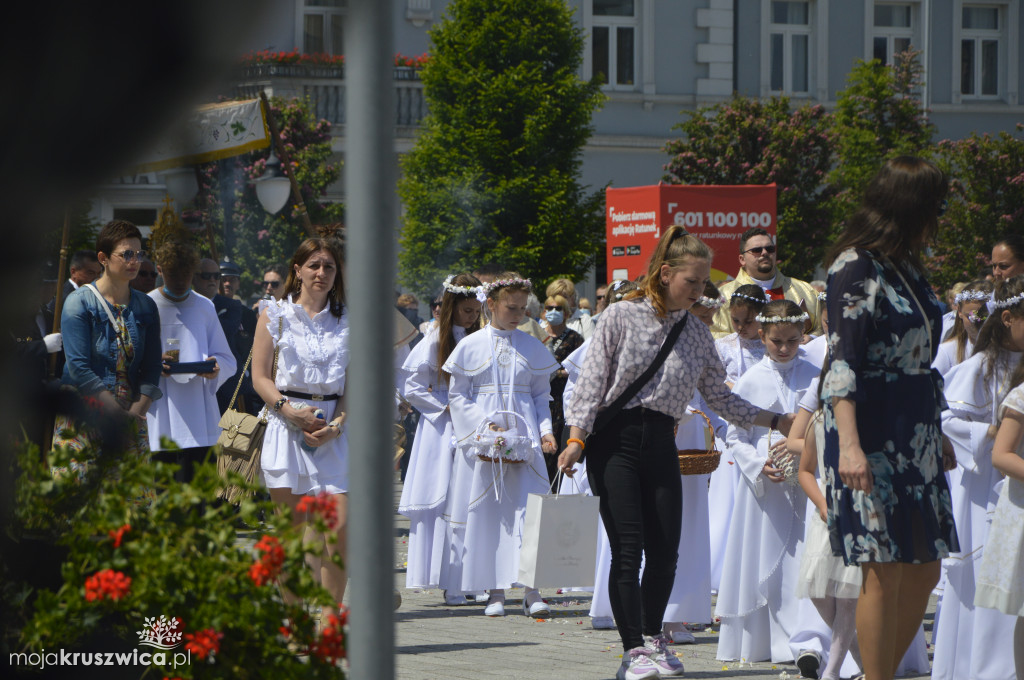 Procesja Bożego Ciała w parafii św. Teresy od Dzieciątka Jezus w Kruszwicy