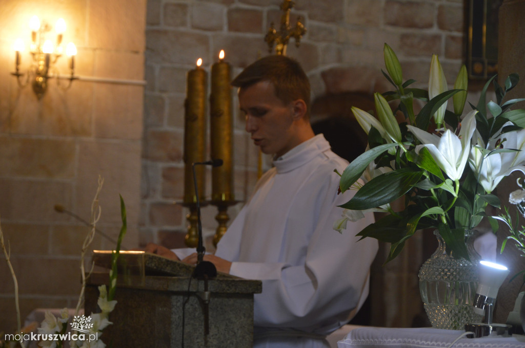 Prymas zdecydował. Parafianie z kolegiaty żegnają [ZDJĘCIA]