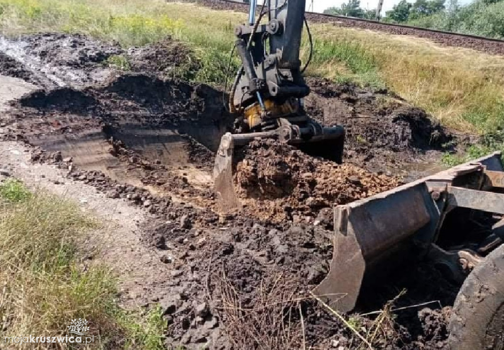  Wczoraj rozpoczęły się prace porządkowe na drodze w Bachorcach
