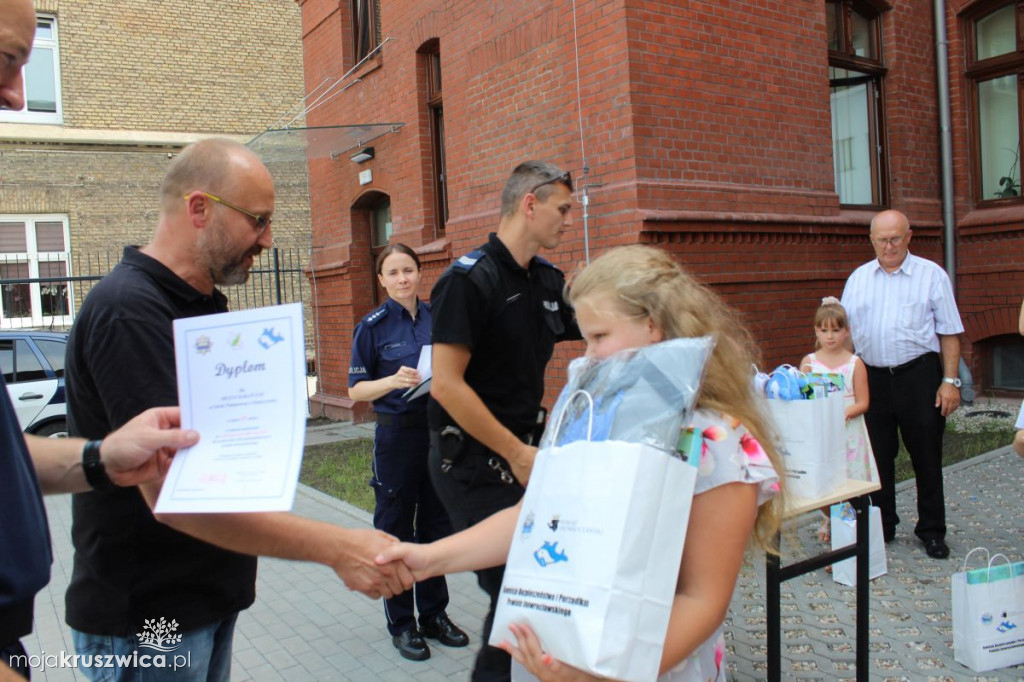 Dzieci narysowały policyjnego przewodnika z psem
