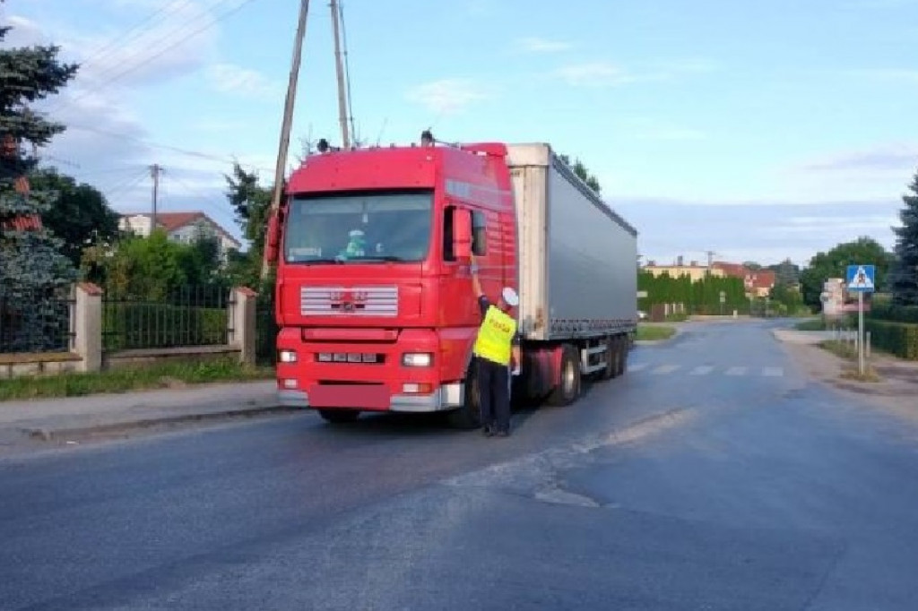 Pijany prowadził ciężarówkę w naszym regionie. W porę go zatrzymano 
