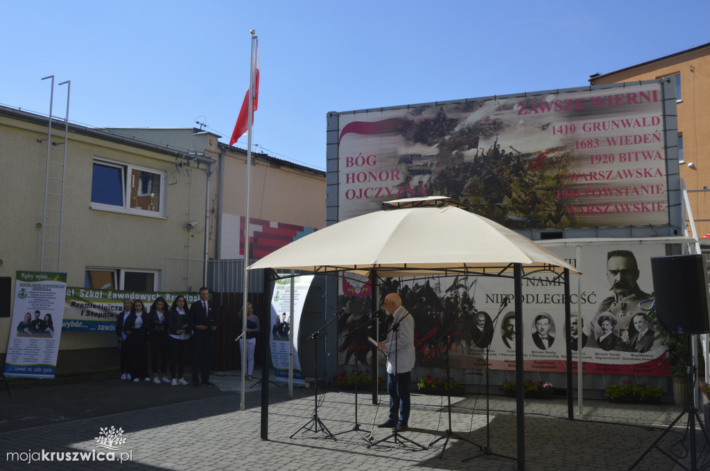 Uroczysty apel w Szkole Rzemiosła