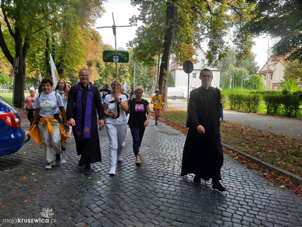 83 pielgrzymów z Kruszwicy wędrowało do Inowrocławia [FOTO]