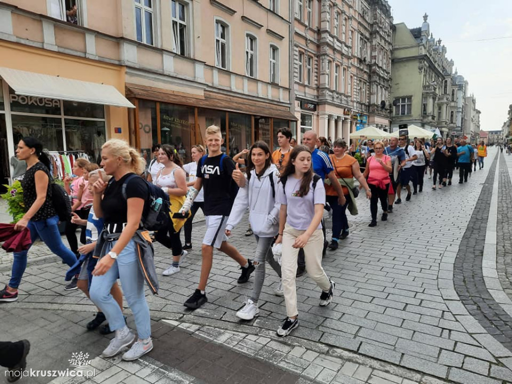 83 pielgrzymów z Kruszwicy wędrowało do Inowrocławia [FOTO]