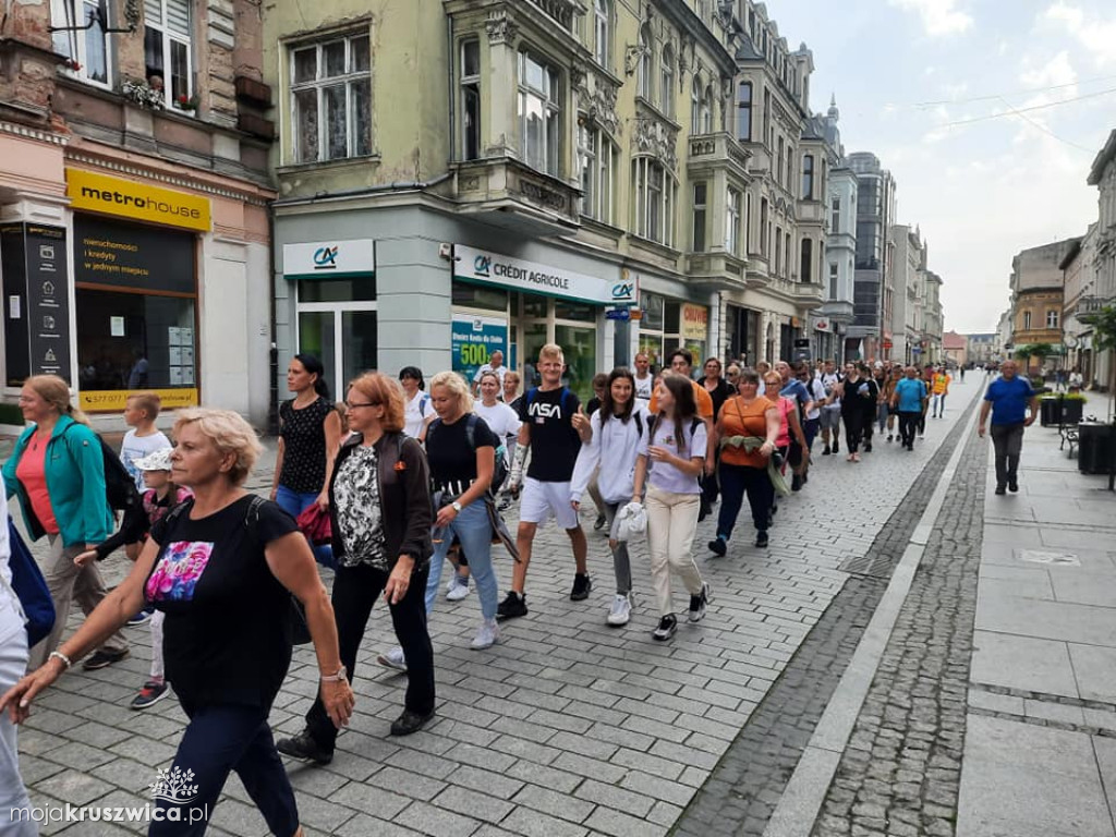 83 pielgrzymów z Kruszwicy wędrowało do Inowrocławia [FOTO]