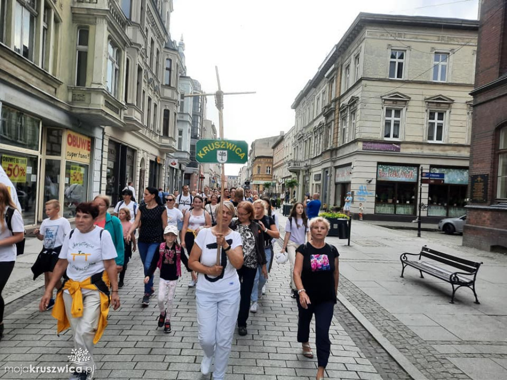83 pielgrzymów z Kruszwicy wędrowało do Inowrocławia [FOTO]