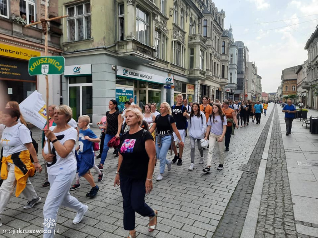 83 pielgrzymów z Kruszwicy wędrowało do Inowrocławia [FOTO]