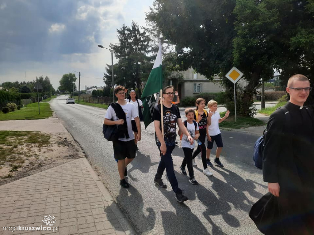83 pielgrzymów z Kruszwicy wędrowało do Inowrocławia [FOTO]
