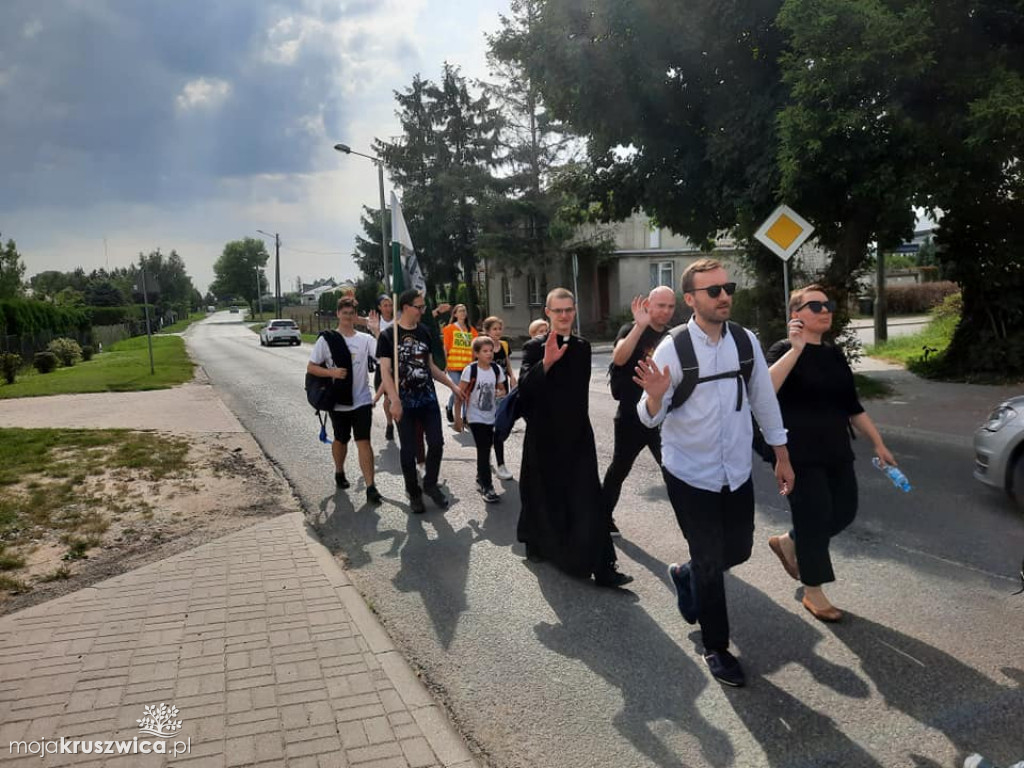 83 pielgrzymów z Kruszwicy wędrowało do Inowrocławia [FOTO]