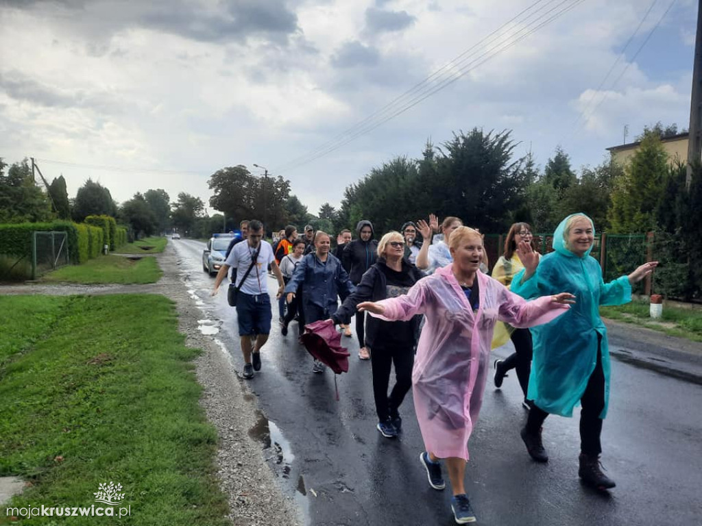 83 pielgrzymów z Kruszwicy wędrowało do Inowrocławia [FOTO]