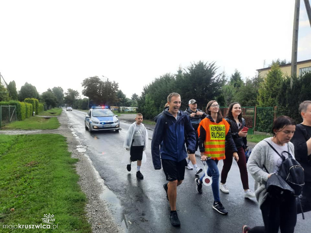 83 pielgrzymów z Kruszwicy wędrowało do Inowrocławia [FOTO]