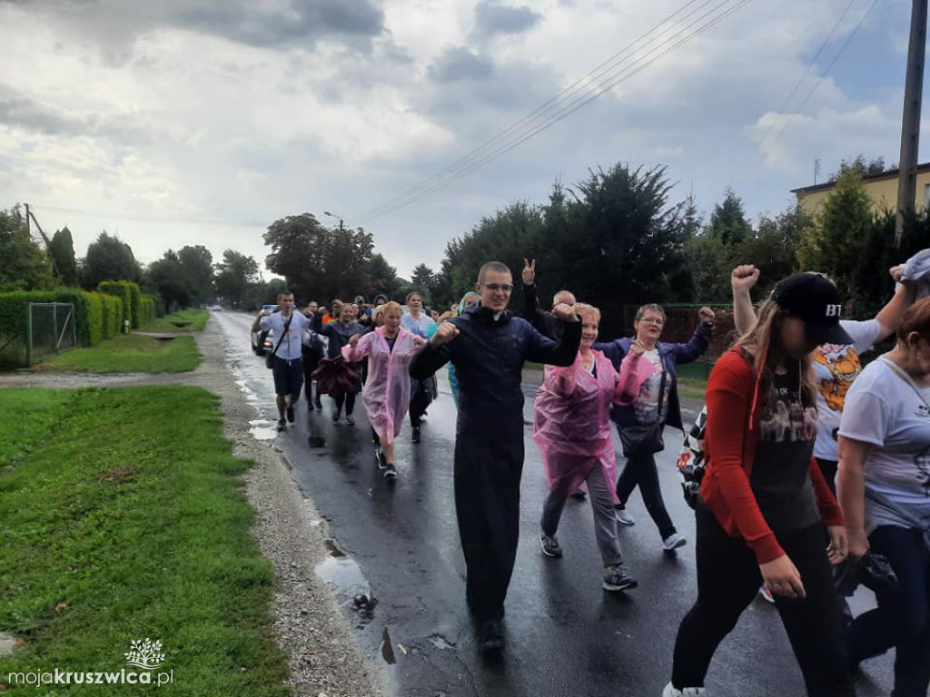 83 pielgrzymów z Kruszwicy wędrowało do Inowrocławia [FOTO]