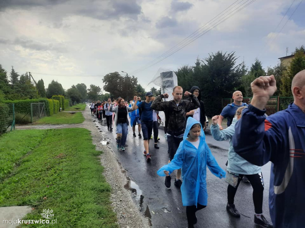 83 pielgrzymów z Kruszwicy wędrowało do Inowrocławia [FOTO]