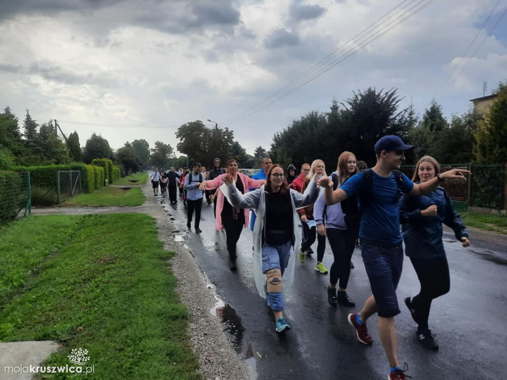 83 pielgrzymów z Kruszwicy wędrowało do Inowrocławia [FOTO]