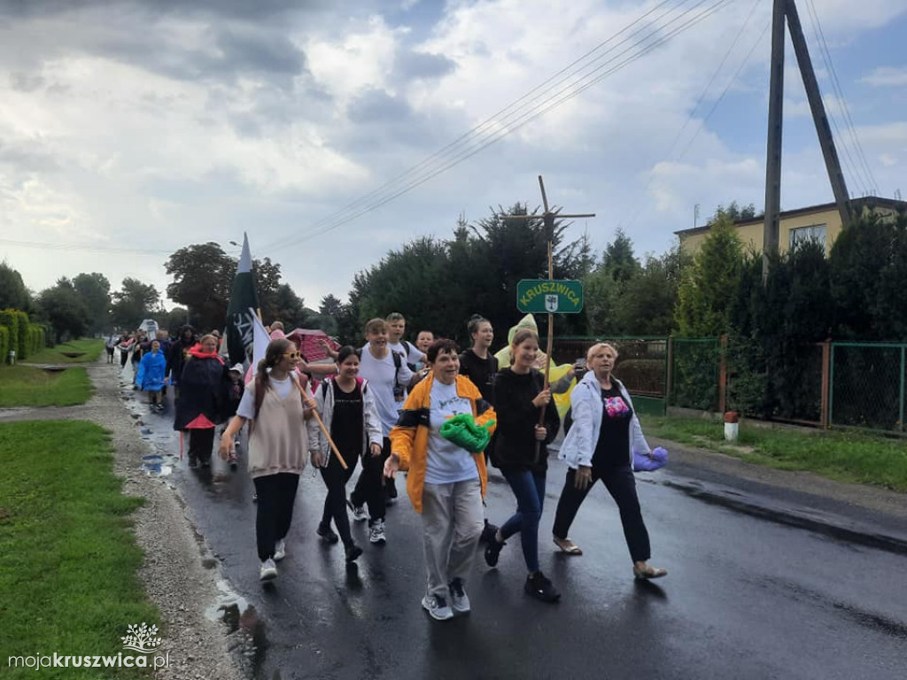 83 pielgrzymów z Kruszwicy wędrowało do Inowrocławia [FOTO]