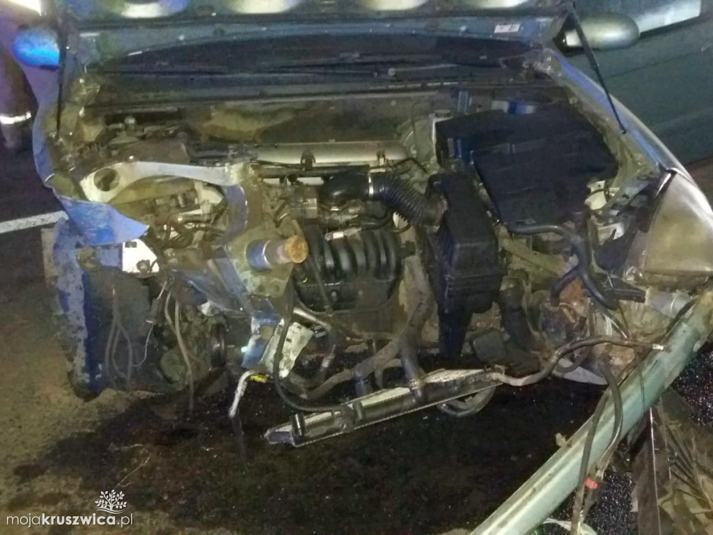 Był pijany i rozbił auto. Uciekł w pole buraków