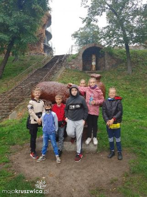 Uczniowie z Polanowic odwiedzili Nadgoplański Park Tysiąclecia w Kruszwicy