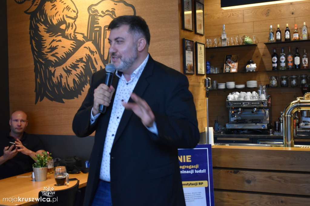 Poseł Konfederacji w Inowrocławiu. Zapowiedział interwencję w sprawie Starostwa Powiatowego [ZDJĘCIA]