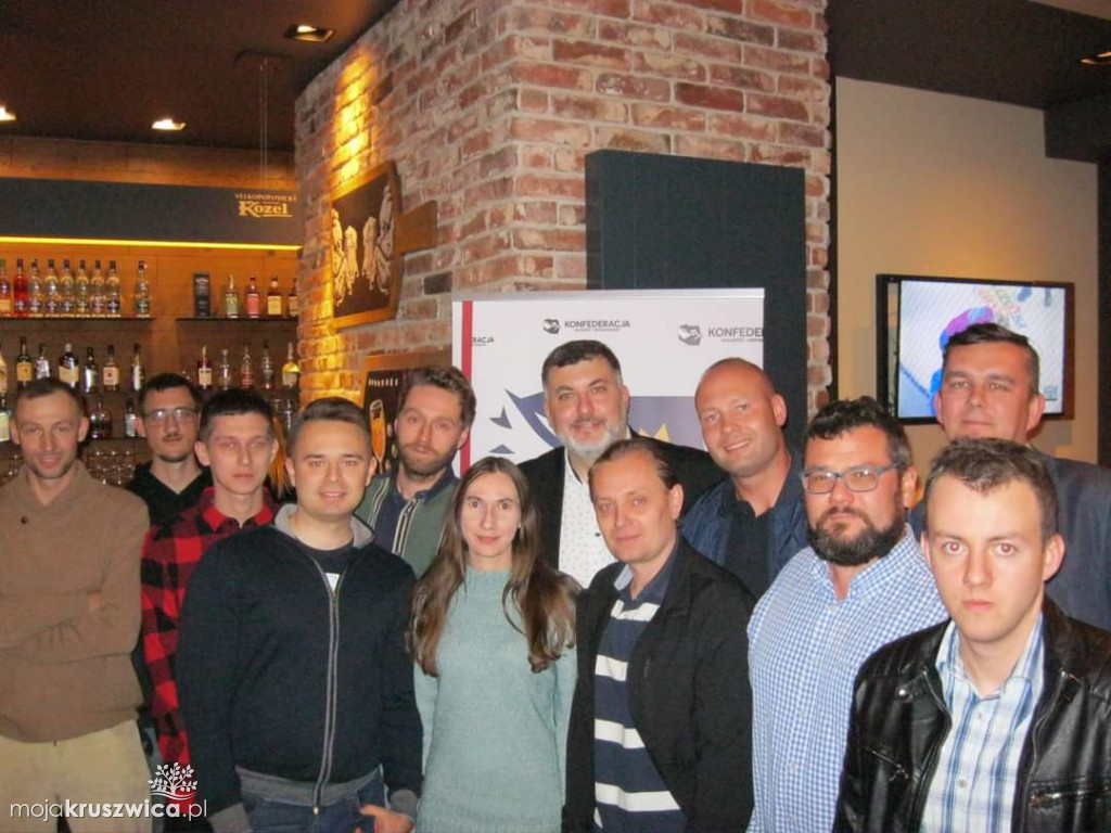 Poseł Konfederacji w Inowrocławiu. Zapowiedział interwencję w sprawie Starostwa Powiatowego [ZDJĘCIA]