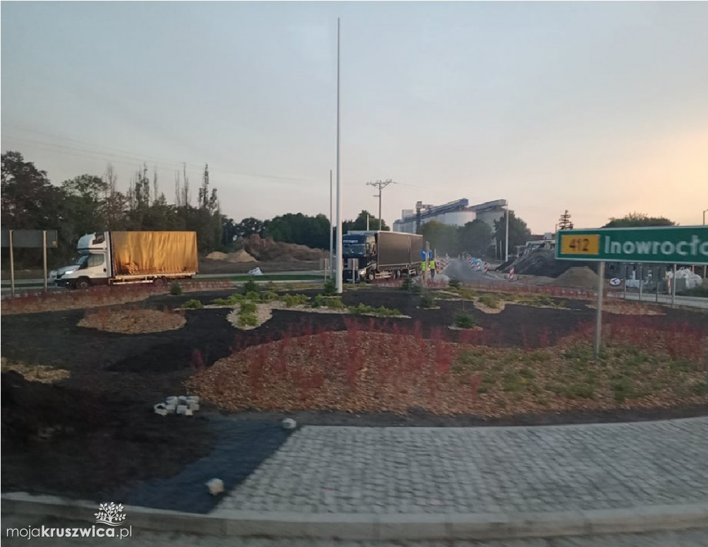 Kierowcy częściowo już korzystają z ronda w Kobylnikach [FOTO]