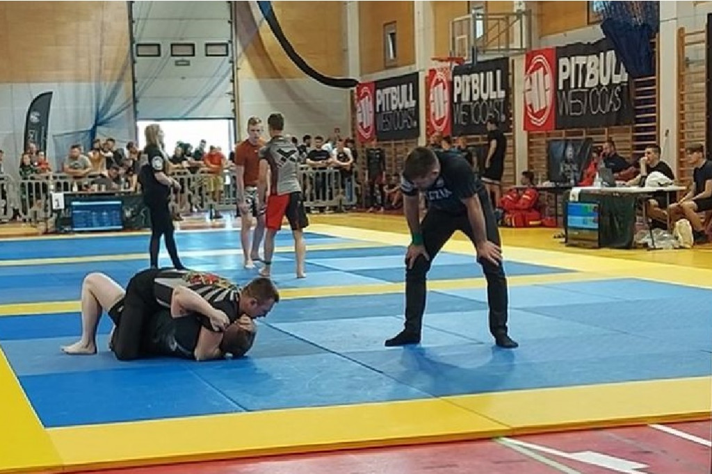 Policjant z regionu na zawodach ju-jitsu. Do Inowrocławia wrócił z medalami [FOTO]