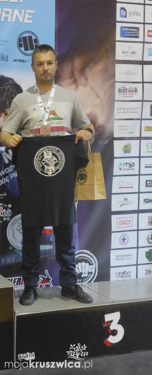 Policjant z regionu na zawodach ju-jitsu. Do Inowrocławia wrócił z medalami [FOTO]