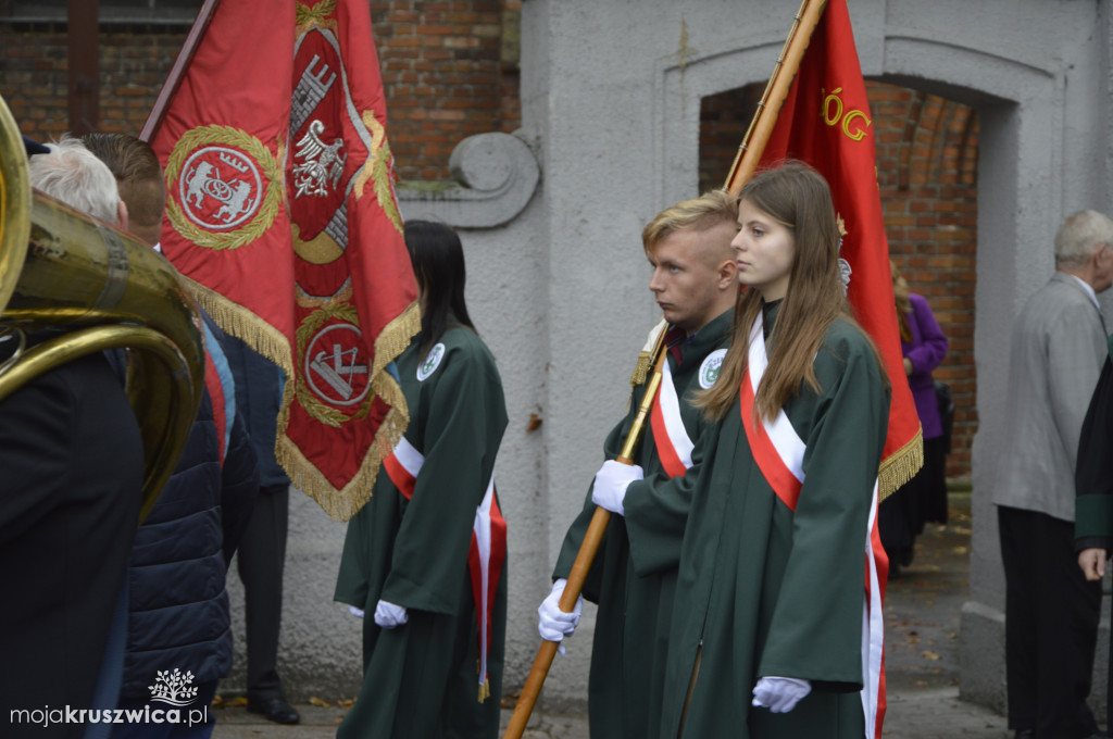 10-lecie Szkoły Rzemiosła. Uroczystości z odznaczeniami i występami artystycznymi [zdjęcia]