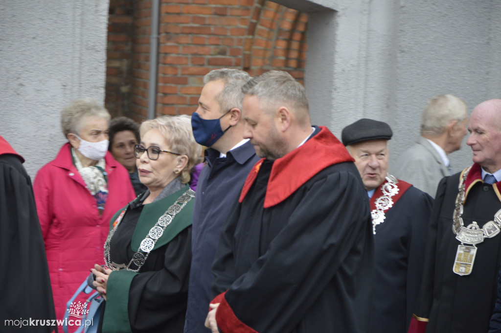 10-lecie Szkoły Rzemiosła. Uroczystości z odznaczeniami i występami artystycznymi [zdjęcia]