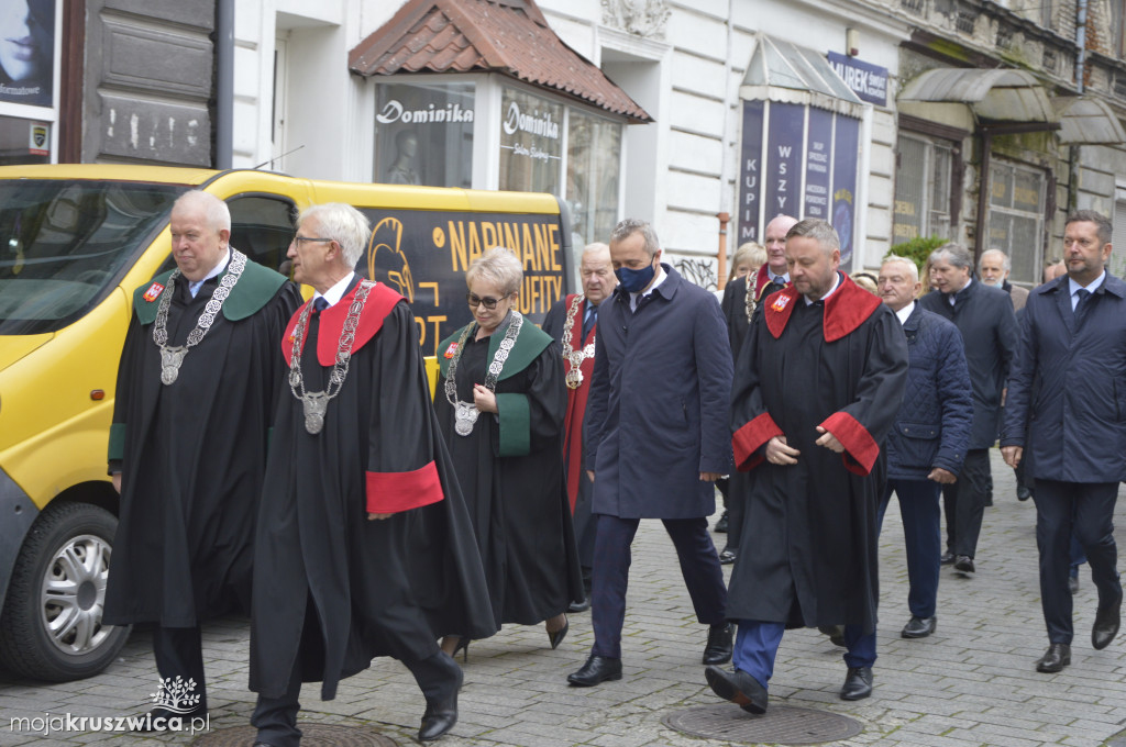 10-lecie Szkoły Rzemiosła. Uroczystości z odznaczeniami i występami artystycznymi [zdjęcia]