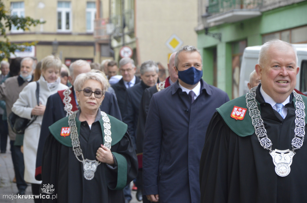 10-lecie Szkoły Rzemiosła. Uroczystości z odznaczeniami i występami artystycznymi [zdjęcia]