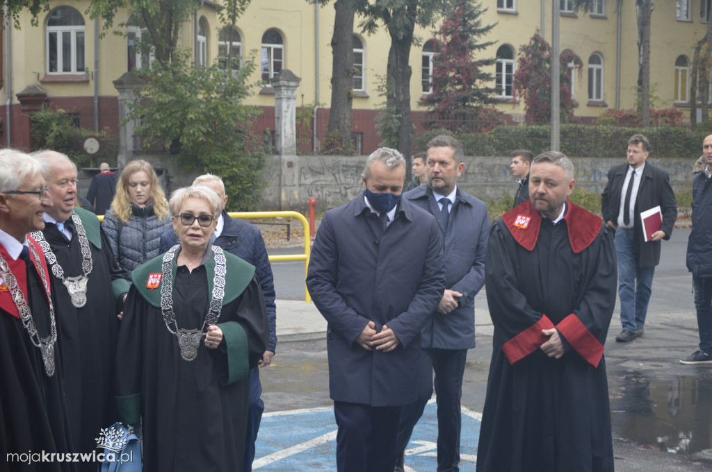 10-lecie Szkoły Rzemiosła. Uroczystości z odznaczeniami i występami artystycznymi [zdjęcia]