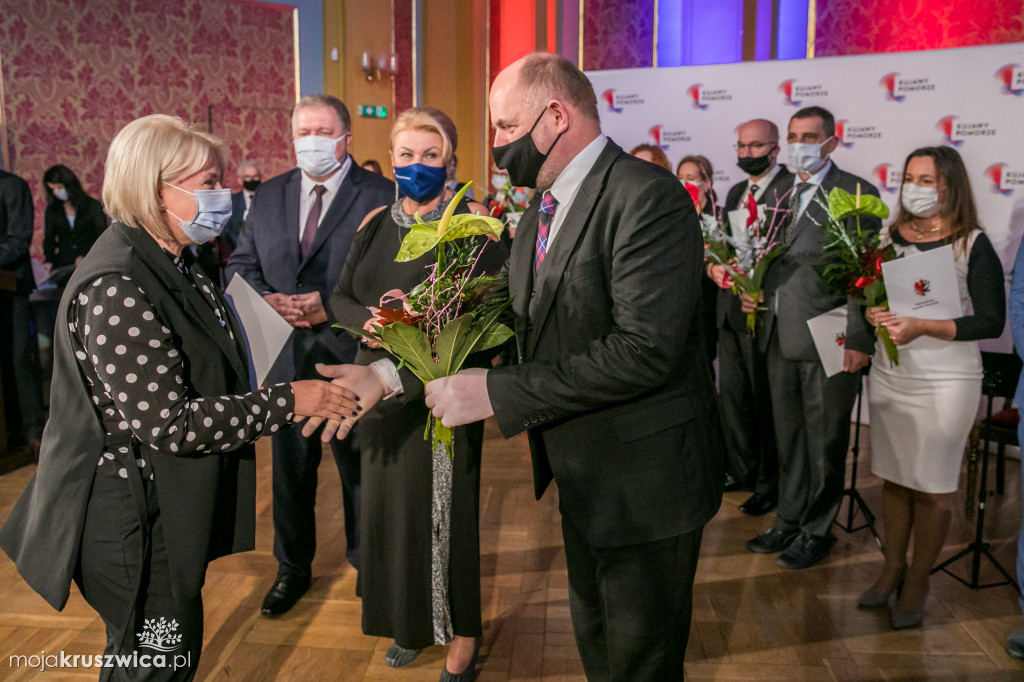 Ilona Dybicz z tytułem Kujawsko-Pomorskiego Lidera Edukacji, najlepszego z najlepszych w tej profesji