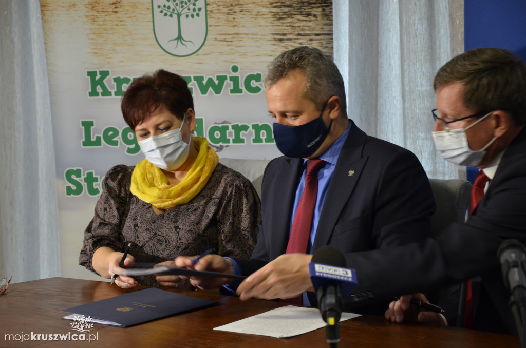 Podpisanie umowy na inwestycje w MYSIEJ WIEŻY