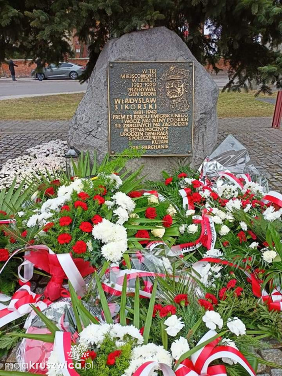 W Parchaniu odbył się wernisaż wystawy poświęconej Sikorskiemu [FOTO]