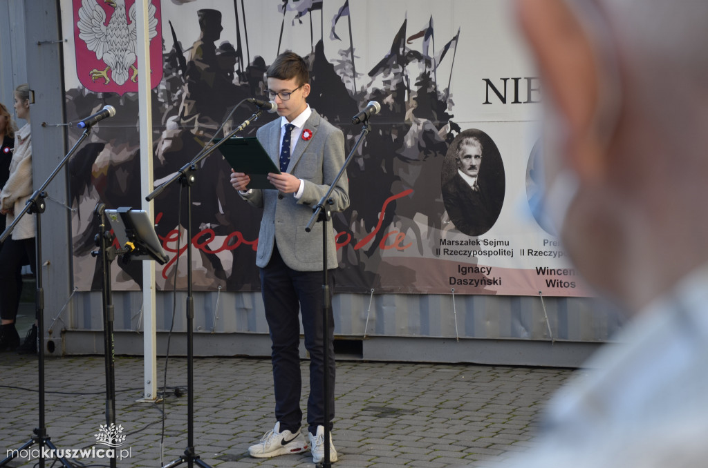 Szkoła Rzemiosła w Inowrocławiu stanęła do Hymnu Narodowego! [FOTO]