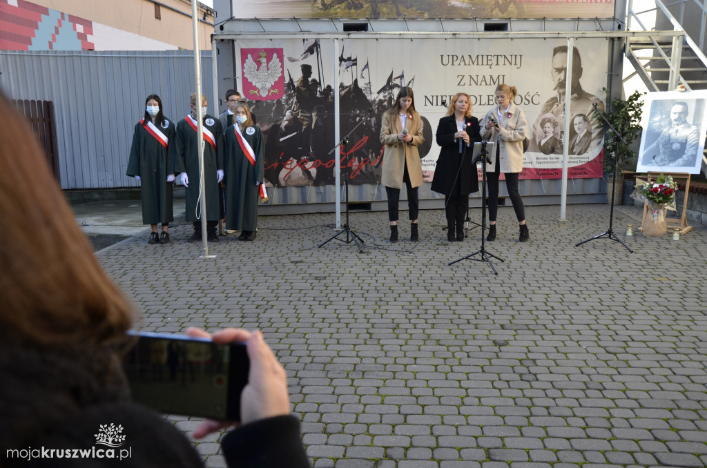 Szkoła Rzemiosła w Inowrocławiu stanęła do Hymnu Narodowego! [FOTO]