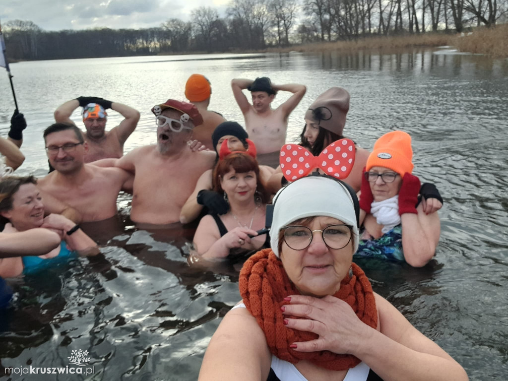 Goplanie Morsy Kruszwica Święto Trzech Króli obchodzili na plaży w Łagiewnikach